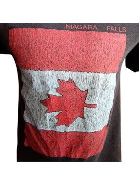 Vintage T-Shirt Single Stitch Medium 1990s Tee Buttery Niagara Falls Canada